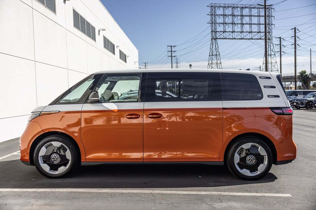 New 2025 Volkswagen ID. Buzz Pro S Plus Minivan/Van