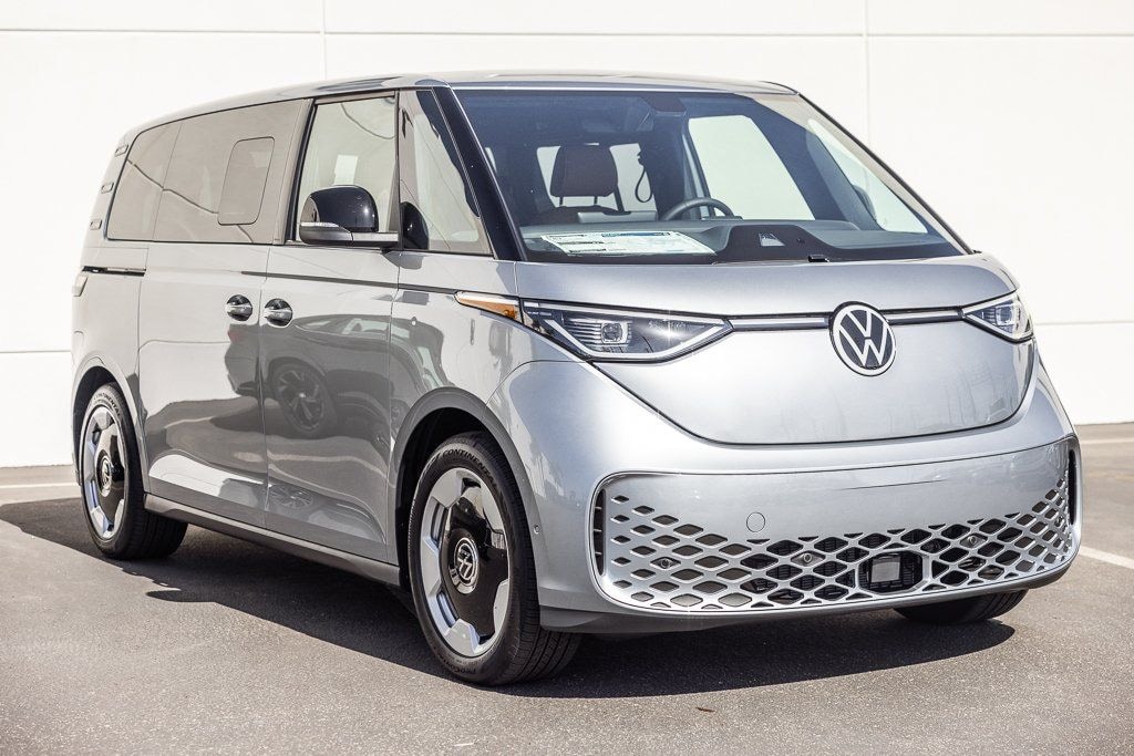 New 2025 Volkswagen ID. Buzz Pro S Minivan/Van
