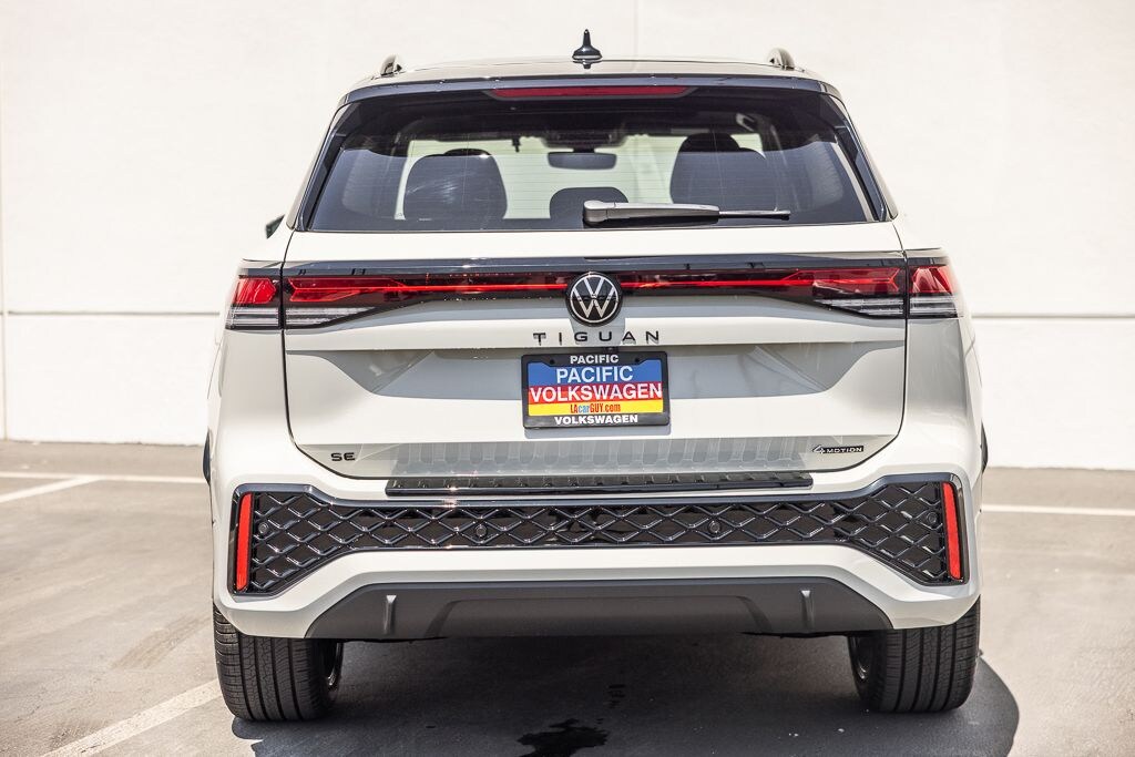 New 2026 Volkswagen Tiguan 2.0T SE R-Line Black SUV