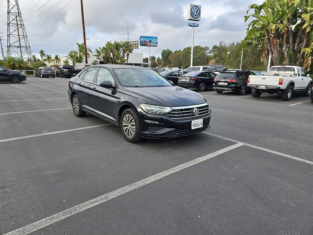 Certified 2021 Volkswagen Jetta 1.4T SE Sedan