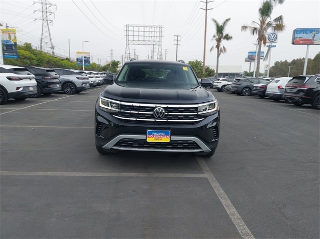 Used 2022 Volkswagen Atlas SE w/Tech with VIN 1V2JR2CA2NC516911 for sale in Hawthorne, CA