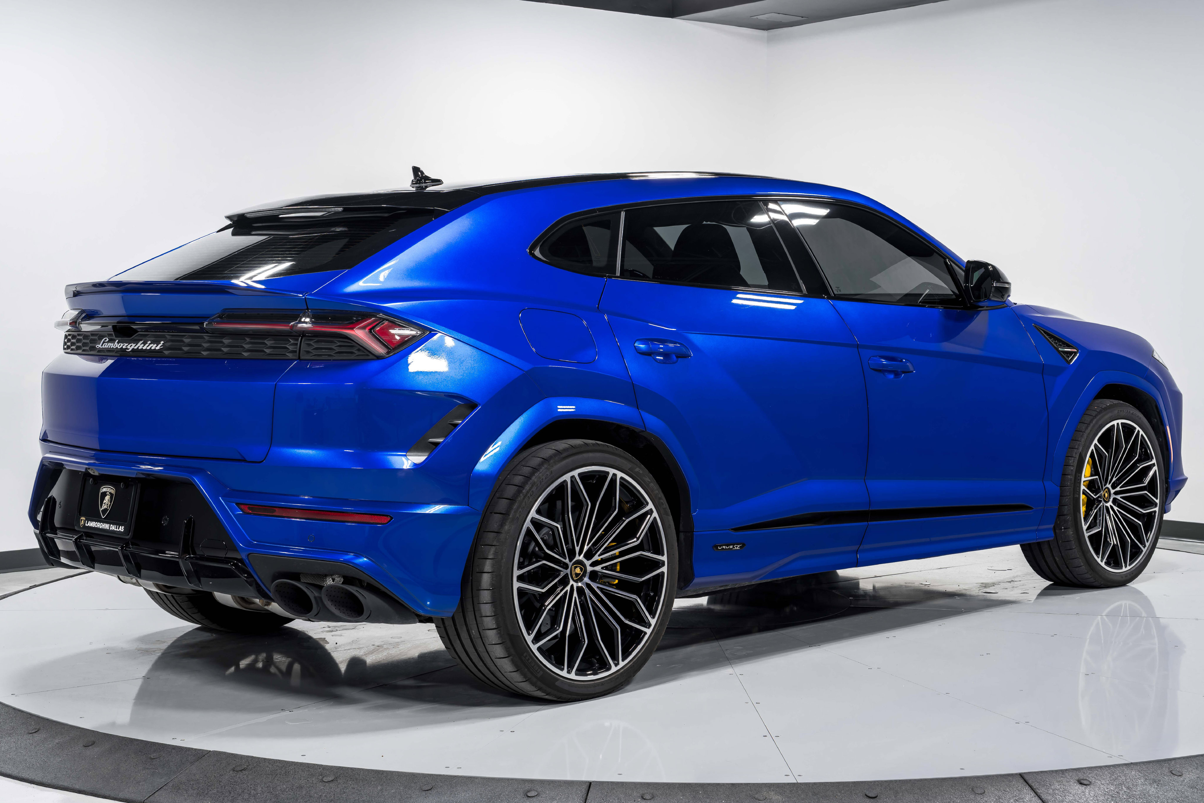 Used 2025 Lamborghini Urus SE SUV