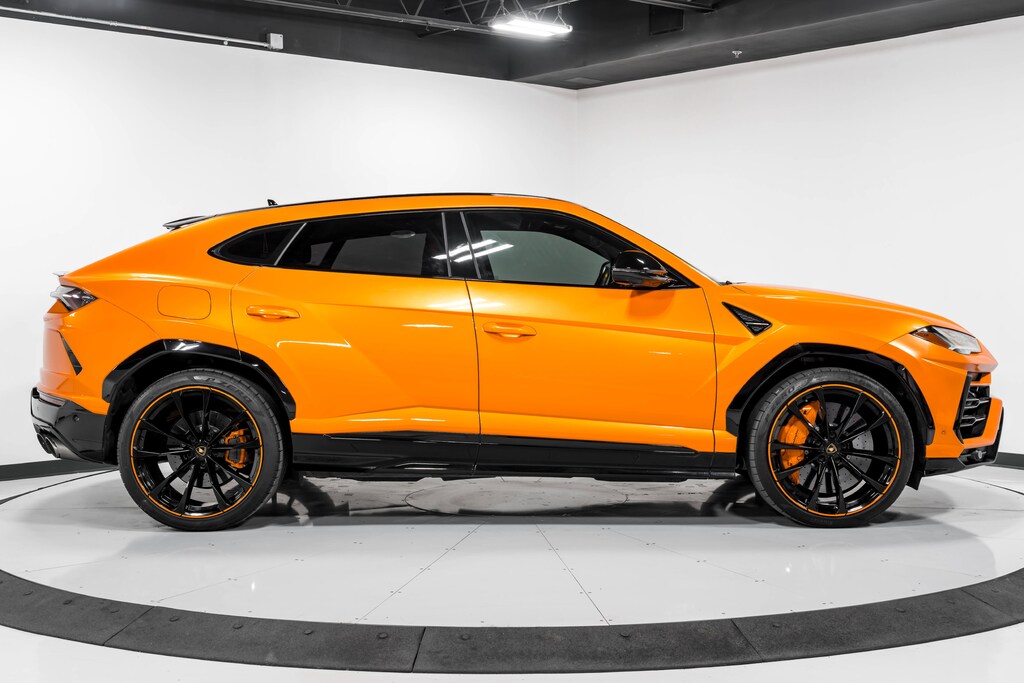 Used 2022 Lamborghini Urus Pearl Capsule SUV