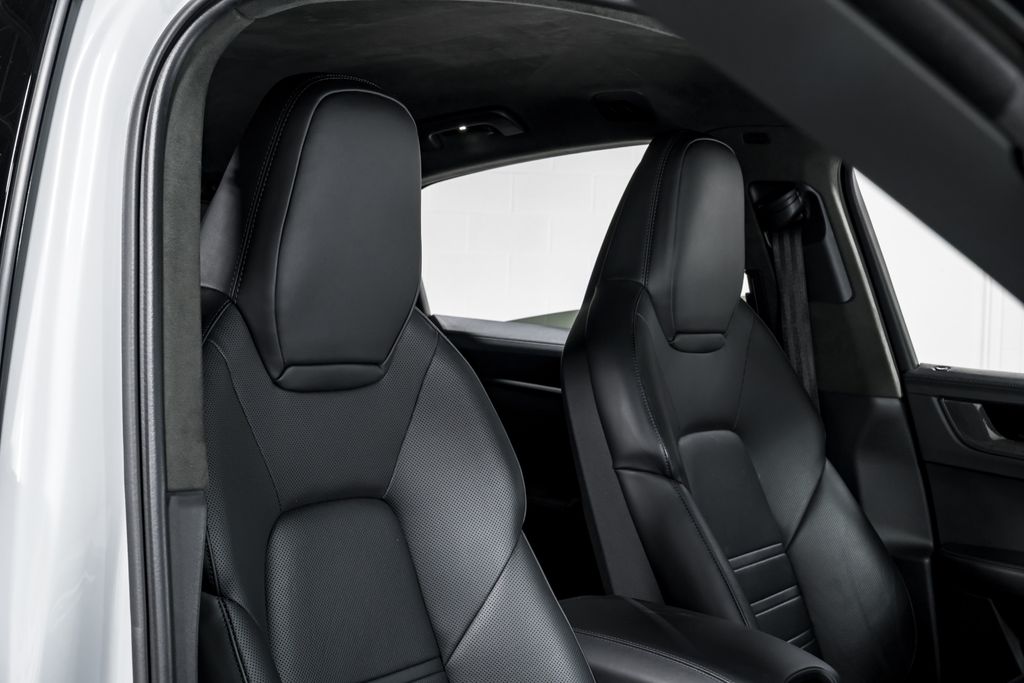 2024 Porsche Cayenne Coup Turbo GT - Photo 40