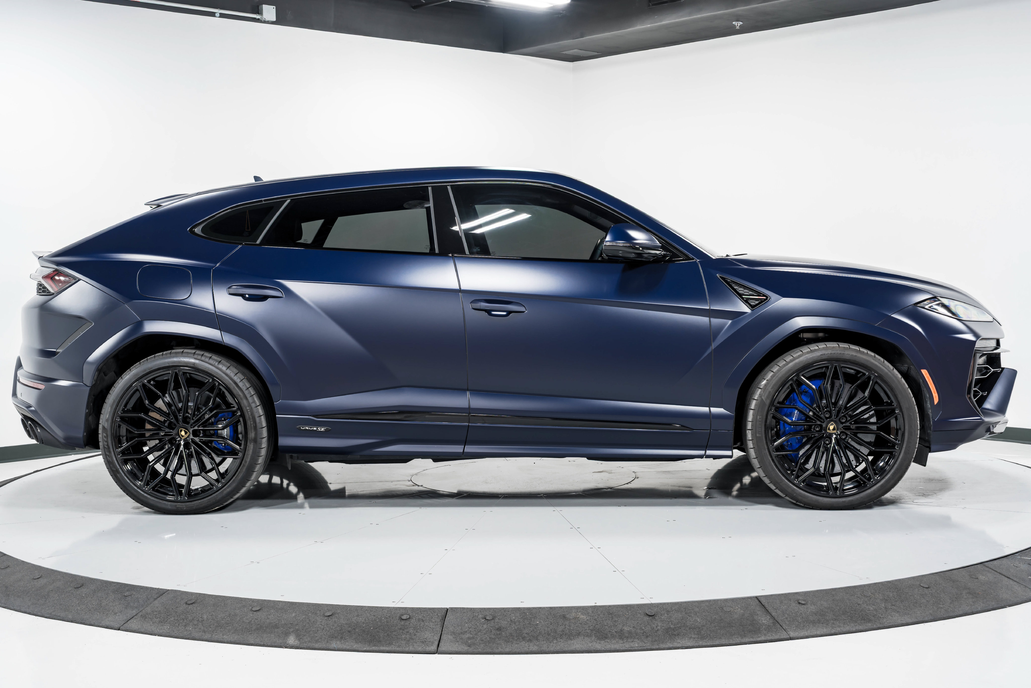 Used 2025 Lamborghini Urus SE SUV