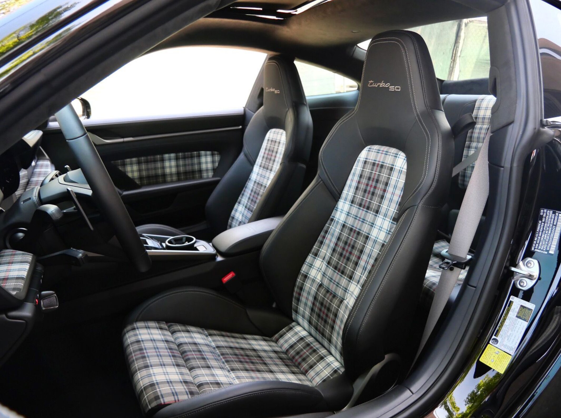 2025 Porsche 911 Turbo - Photo 21