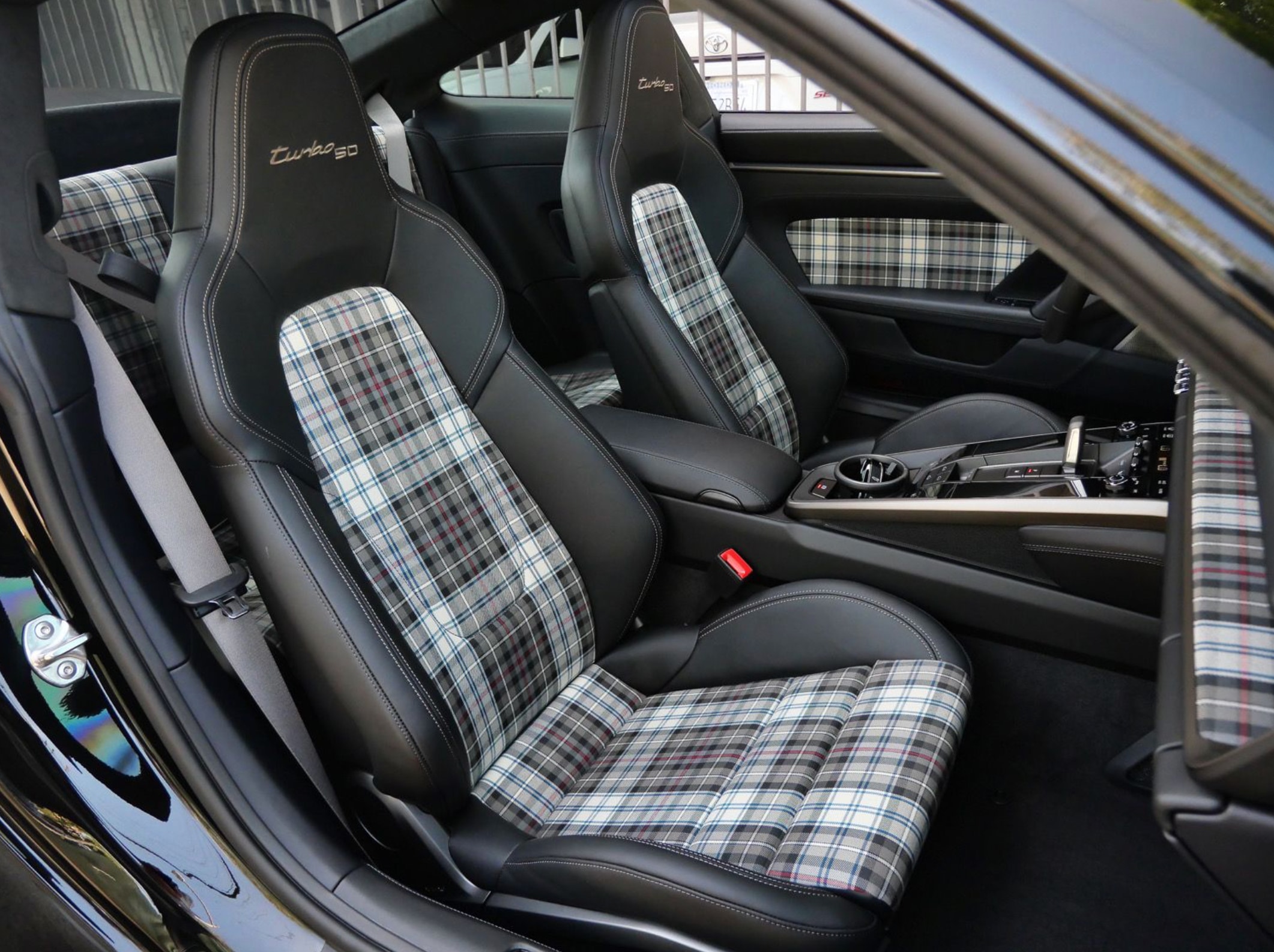 2025 Porsche 911 Turbo - Photo 29