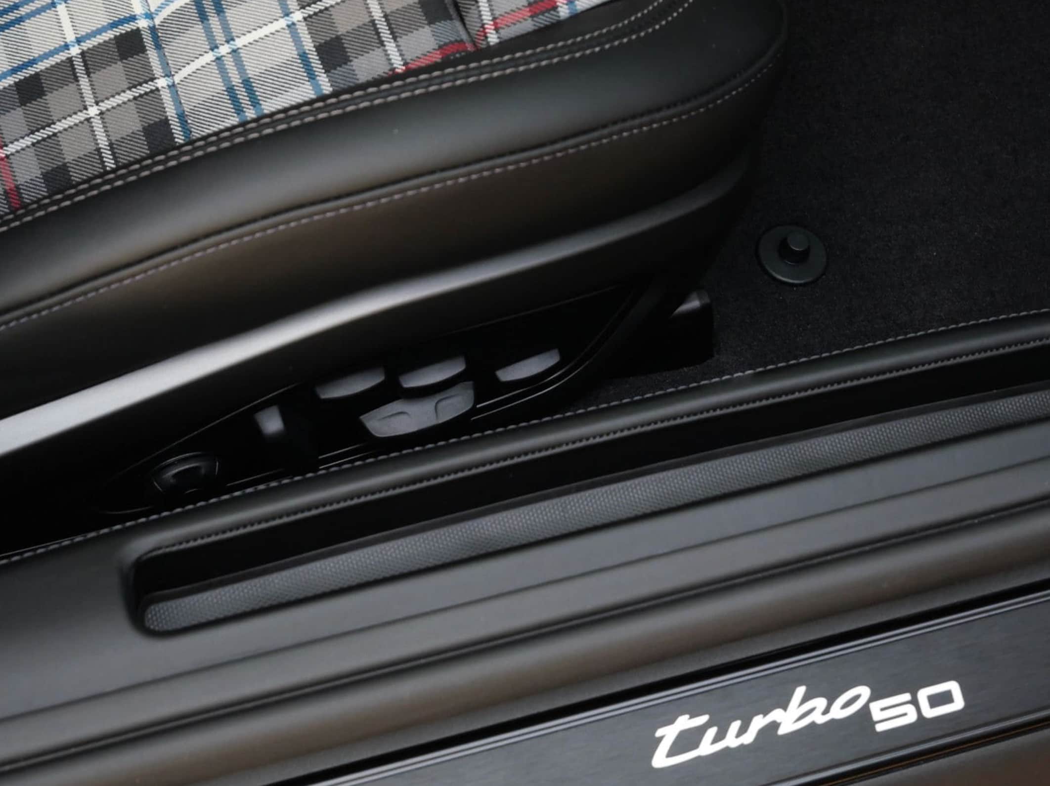 2025 Porsche 911 Turbo - Photo 28