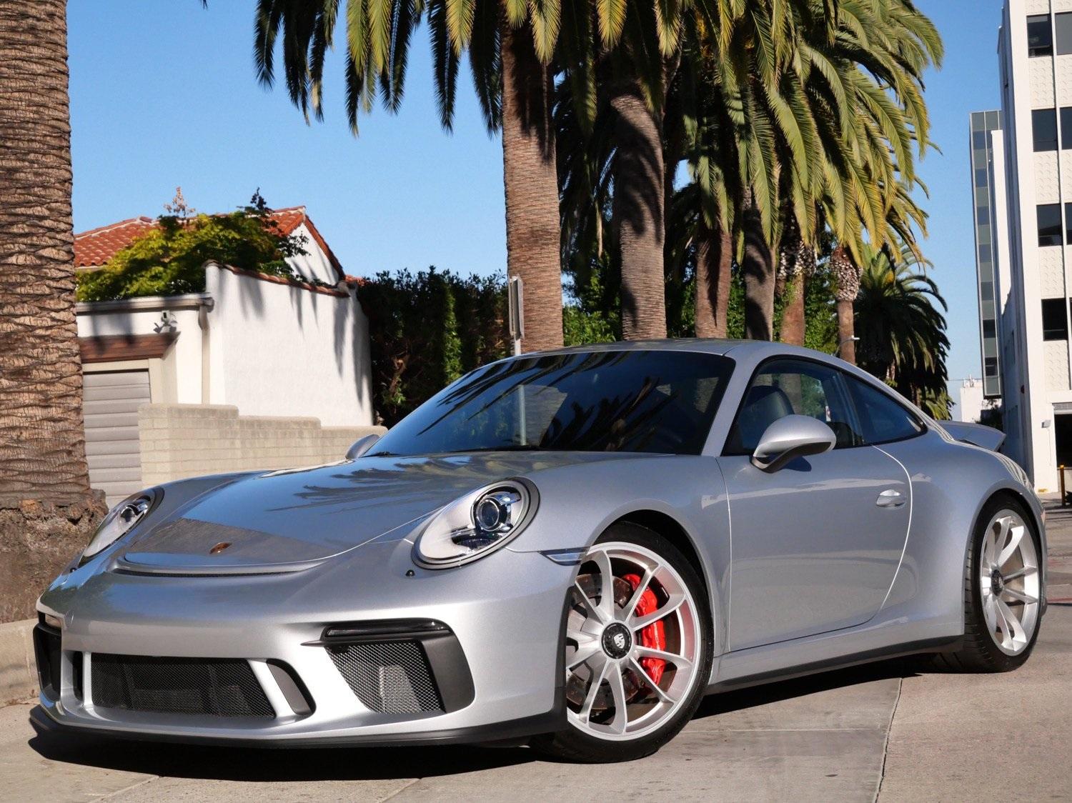 2018 Porsche 911 GT3 Touring photo 3