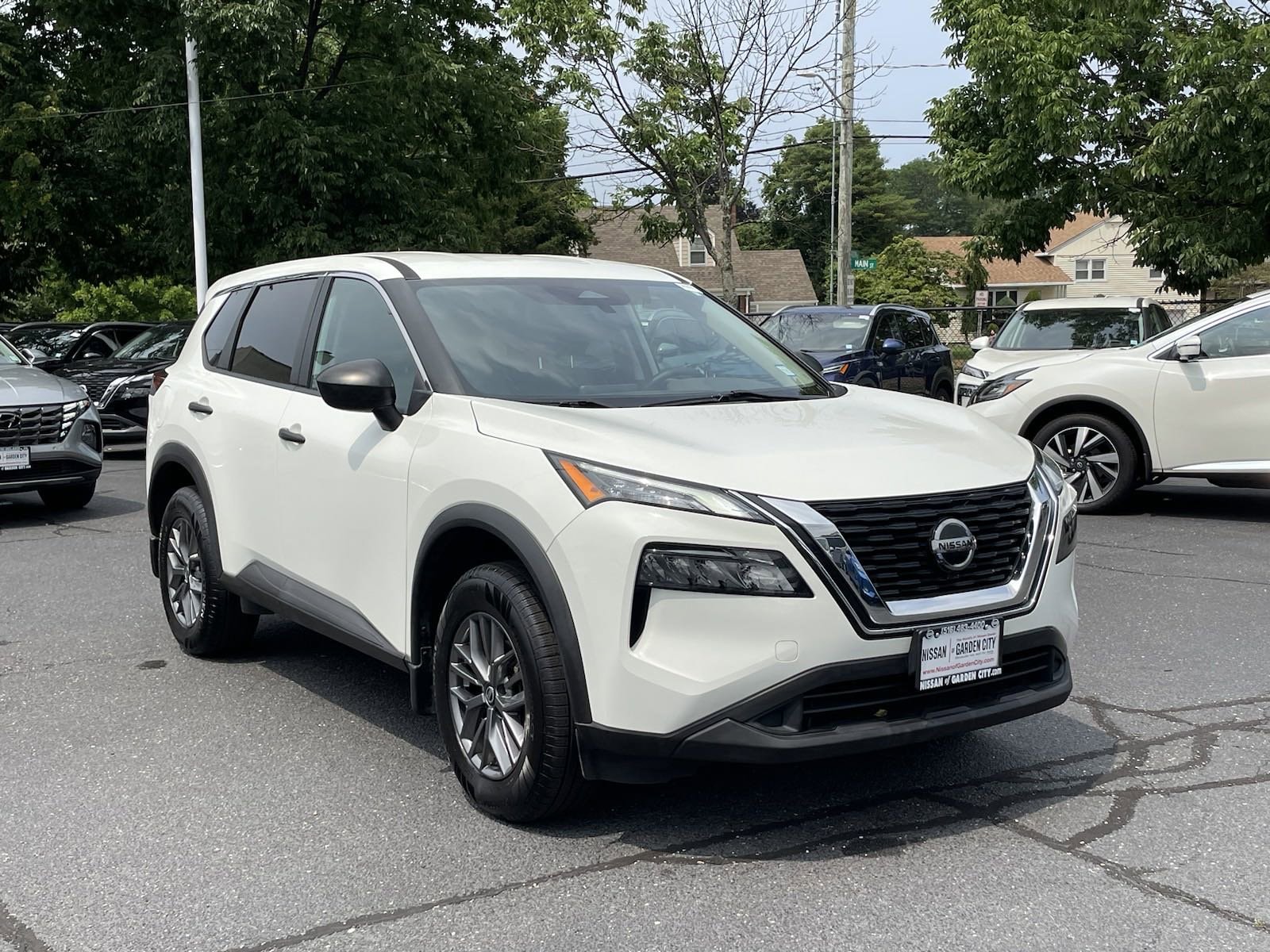 Used 2021 Nissan Rogue S with VIN 5N1AT3AB6MC831869 for sale in Hempstead, NY