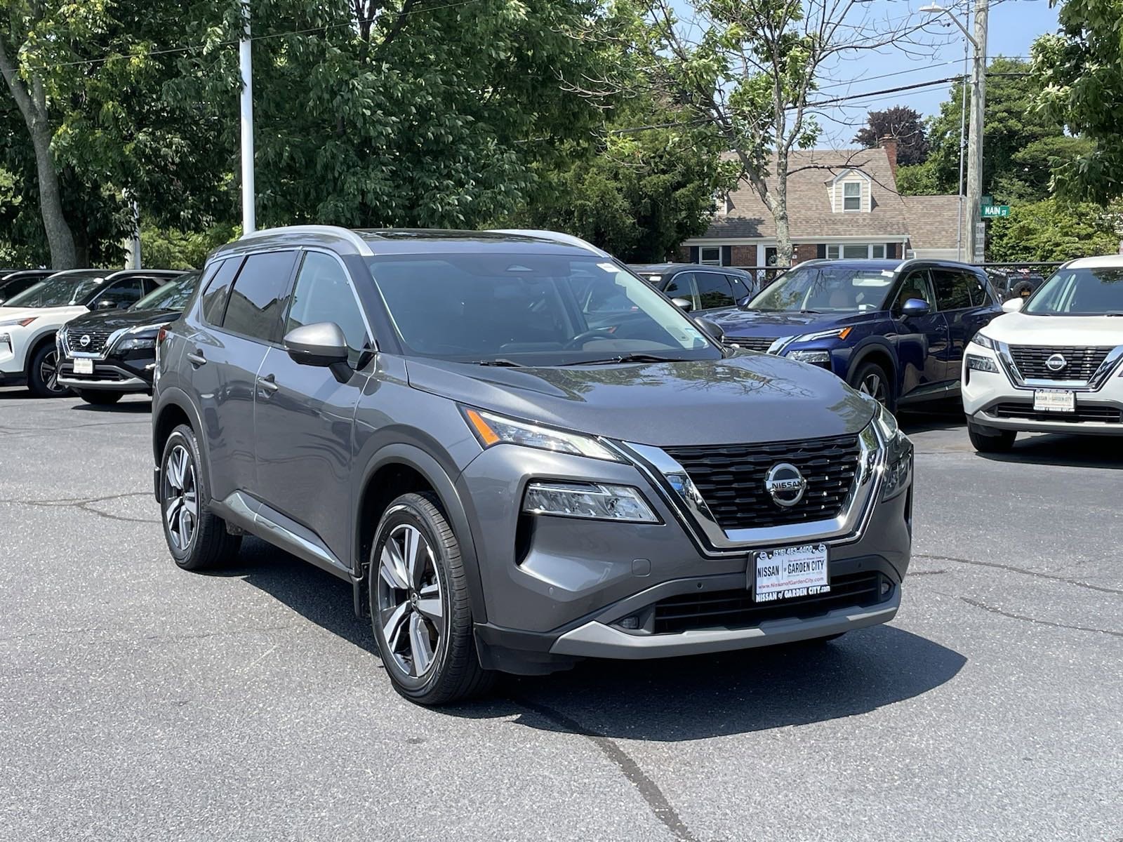 Used 2021 Nissan Rogue SL with VIN 5N1AT3CB0MC832223 for sale in Hempstead, NY