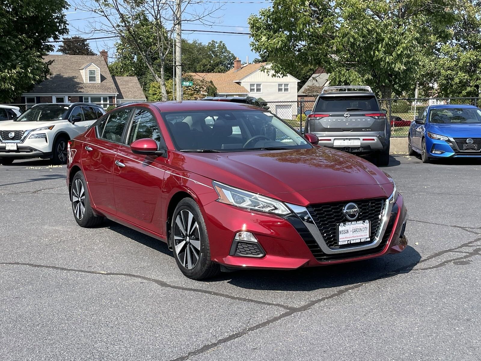 Used 2021 Nissan Altima SV with VIN 1N4BL4DV2MN404431 for sale in Hempstead, NY