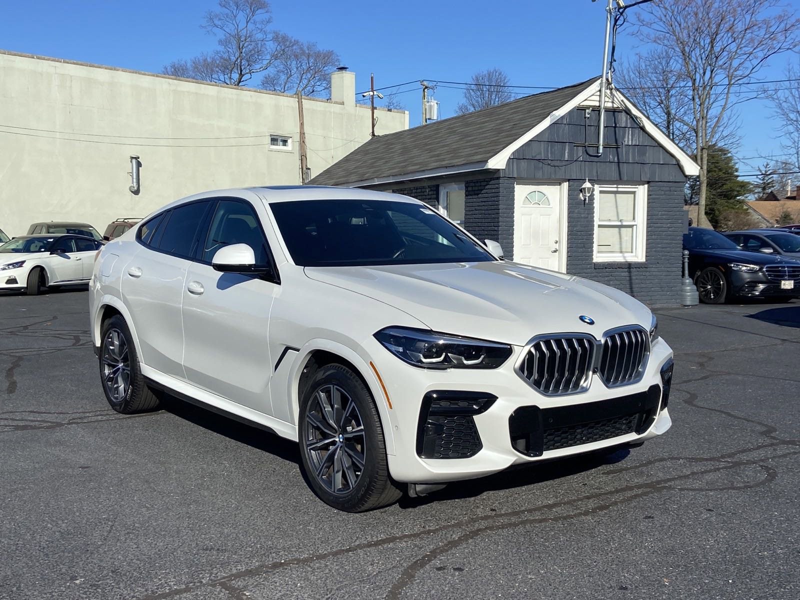 Used 2023 BMW X6 40i with VIN 5UXCY6C08P9N58039 for sale in Hempstead, NY