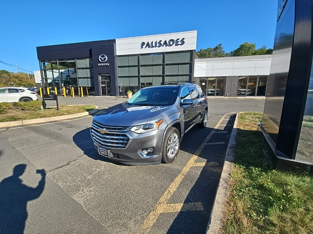 2019 Chevrolet Traverse High Country photo 2