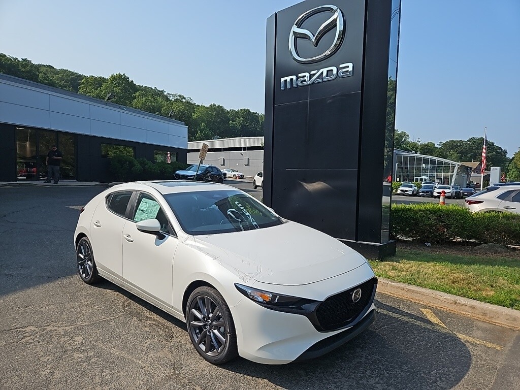 2025 Mazda Mazda3 2.5 s Preferred photo 4