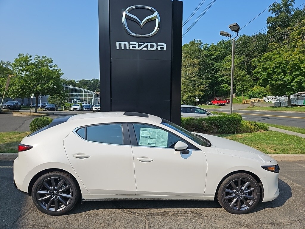 2025 Mazda Mazda3 2.5 s Preferred photo 3