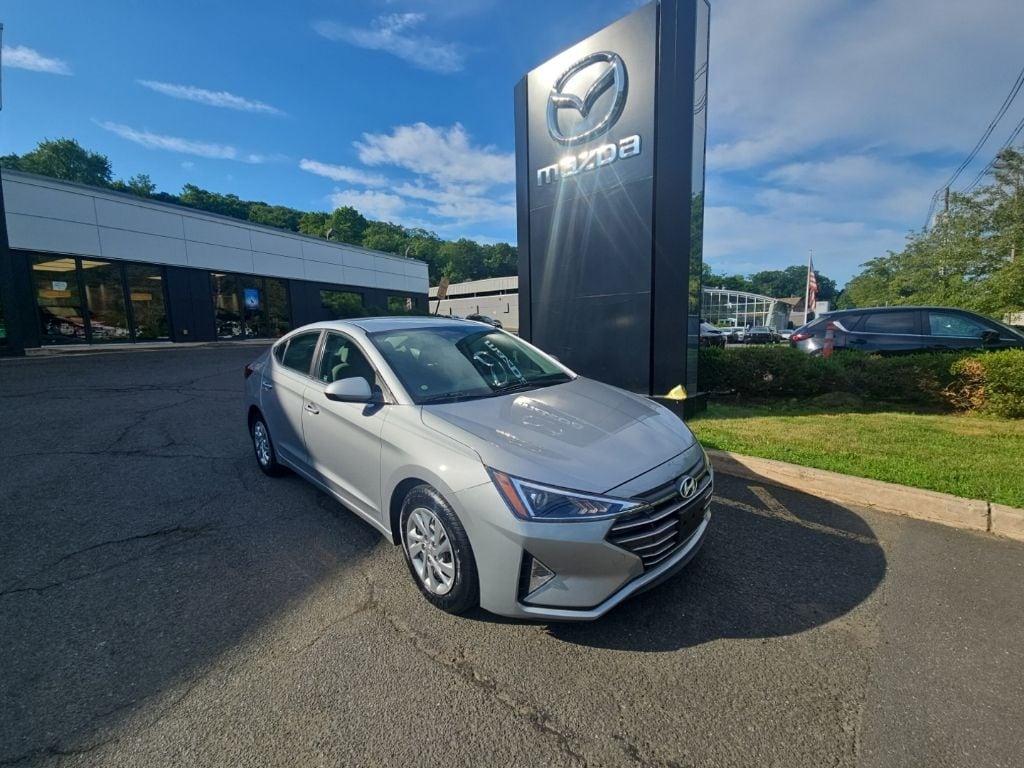 Used 2020 Hyundai Elantra SE Sedan
