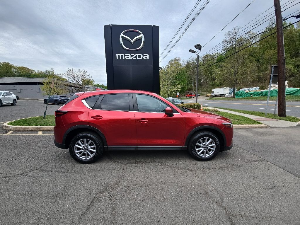 2023 Mazda CX-5 S Preferred package Auto AWD's photo