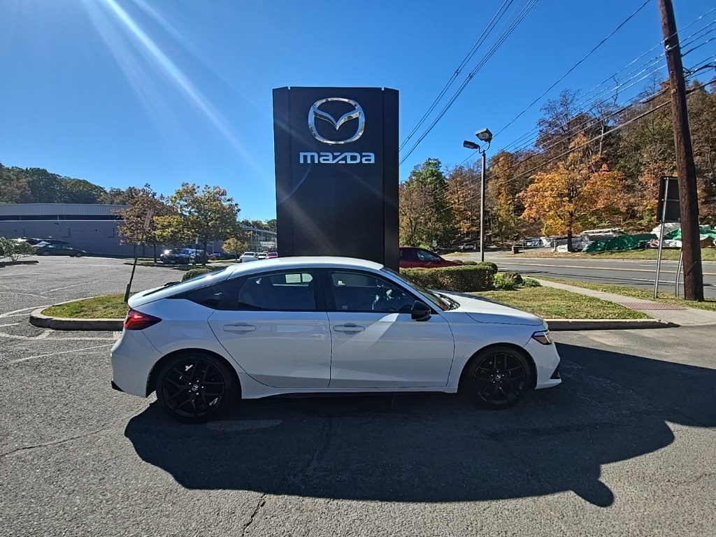 2023 Honda Civic Hatchback Sport's photo