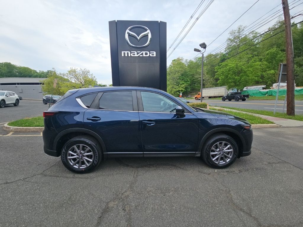 2023 Mazda CX-5 S Preferred package Auto AWD's photo