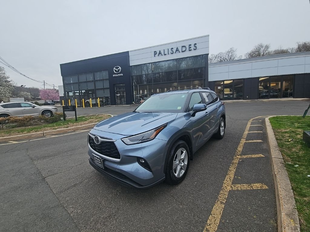 Used 2023 Toyota Highlander LE SUV