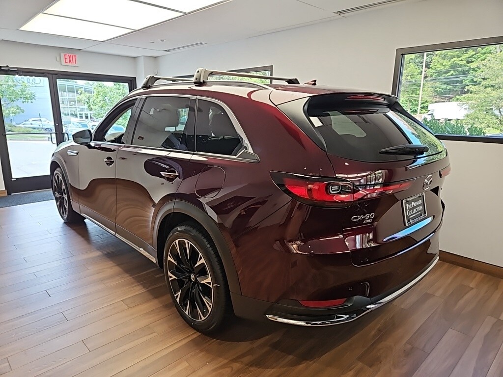 2024 Mazda CX-90 Premium photo 2