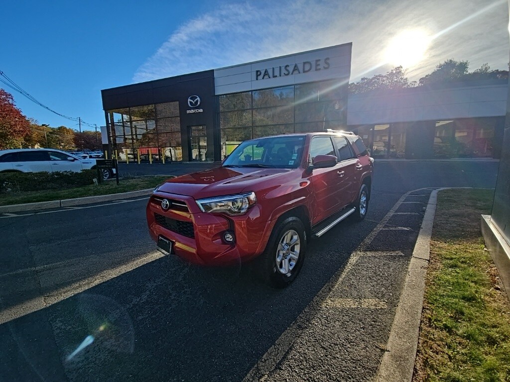 2022 Toyota 4Runner SR5 photo 4