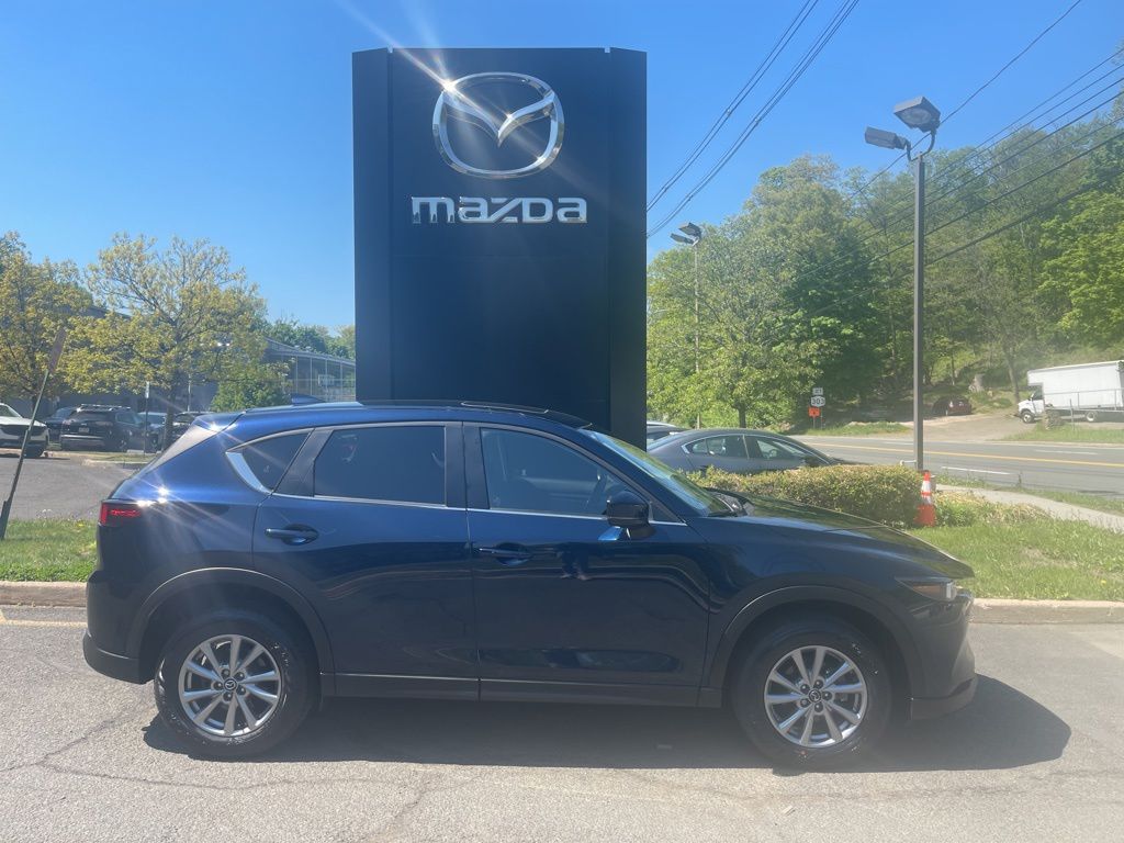 2023 Mazda CX-5 S Preferred package Auto AWD's photo