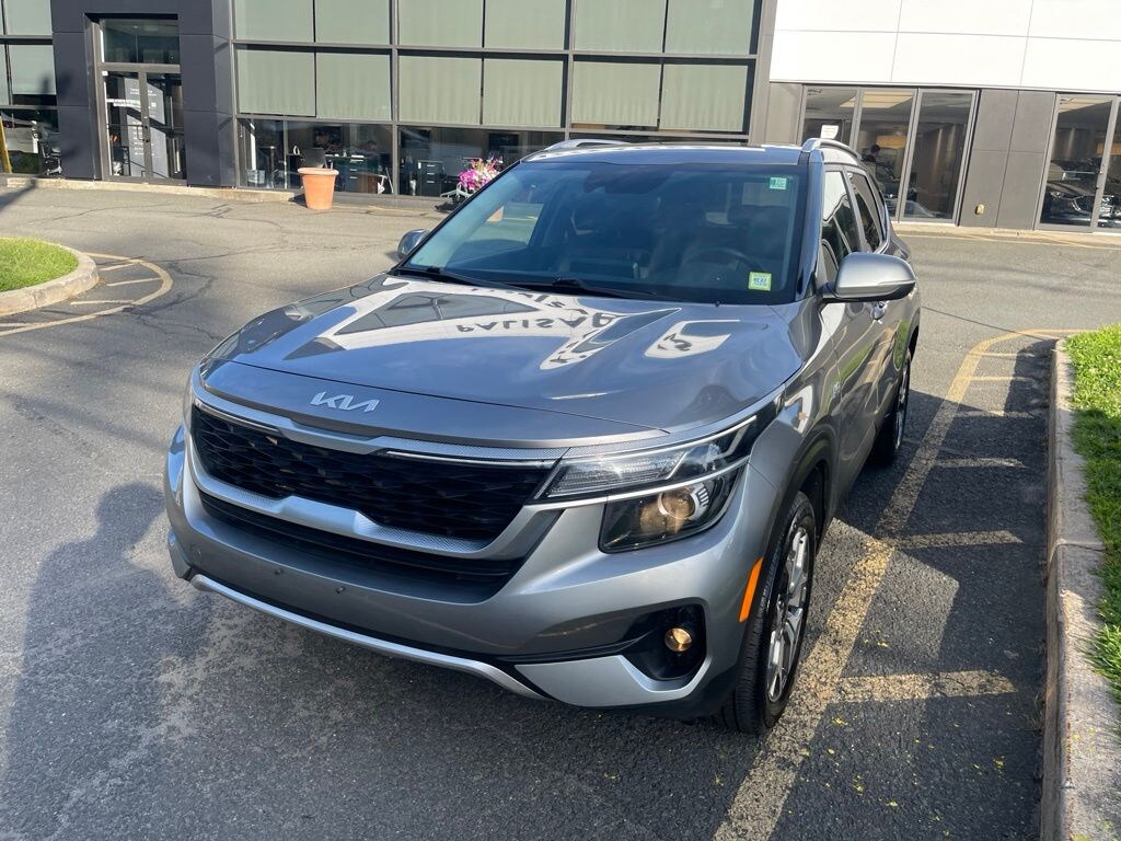 Used 2022 Kia Seltos EX SUV