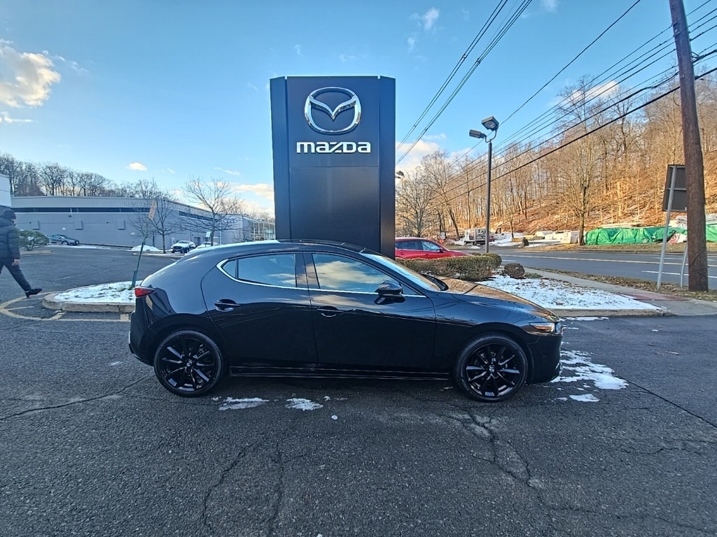 2023 Mazda Mazda3 Premium's photo