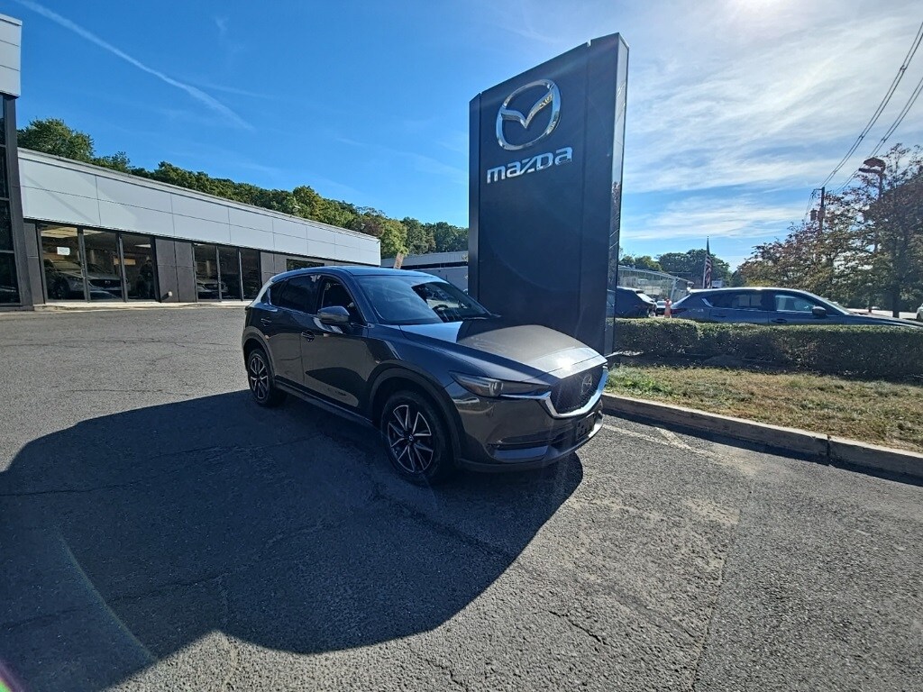 2017 Mazda CX-5 Grand Touring photo 2