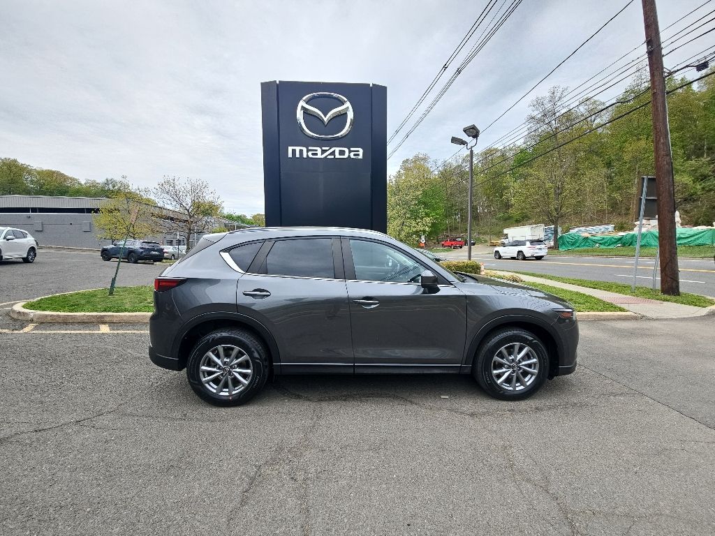 2023 Mazda CX-5 S Preferred package Auto AWD's photo