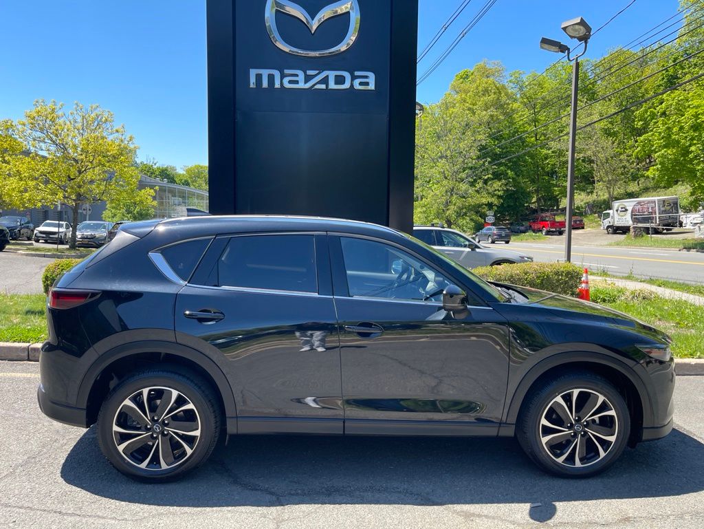 2023 Mazda CX-5 S Premium package Auto AWD's photo