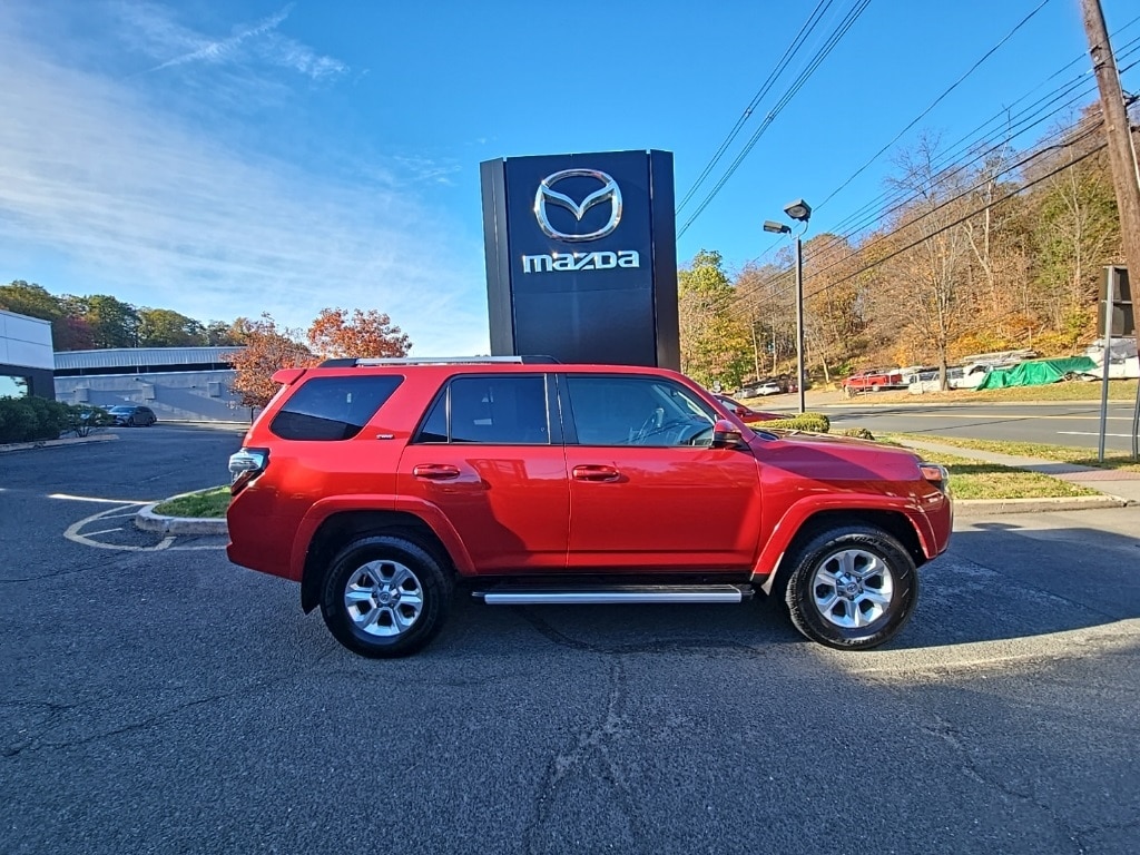 2022 Toyota 4Runner SR5's photo