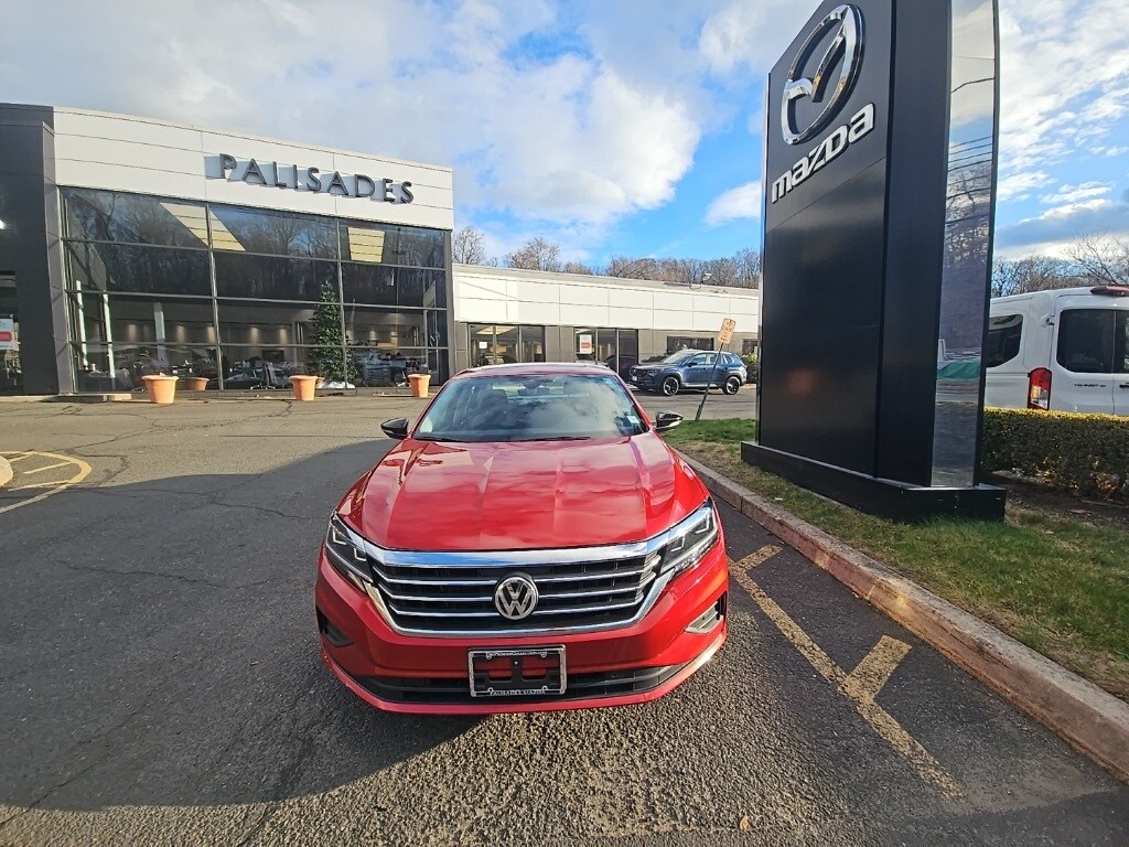 2022 Volkswagen Passat 2.0T Limited photo 3