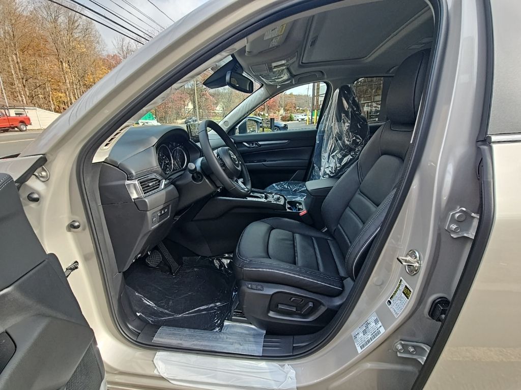 2025 Mazda CX-5 S Preferred package - Photo 12