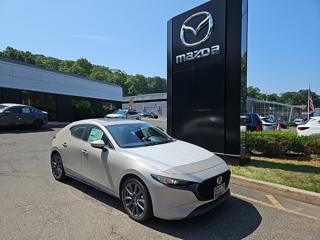 2025 Mazda Mazda3 2.5 s Preferred photo 3