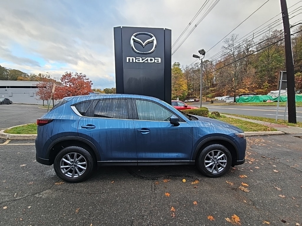 2022 Mazda CX-5 S Preferred package's photo