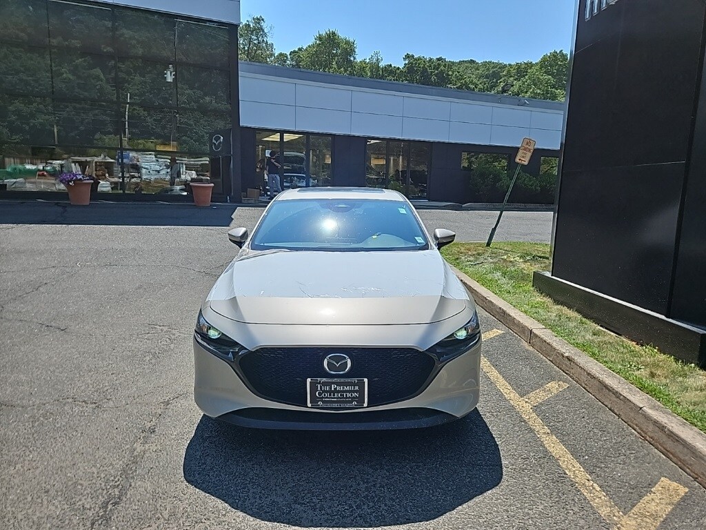 2025 Mazda Mazda3 2.5 s Preferred Hatchback photo 3