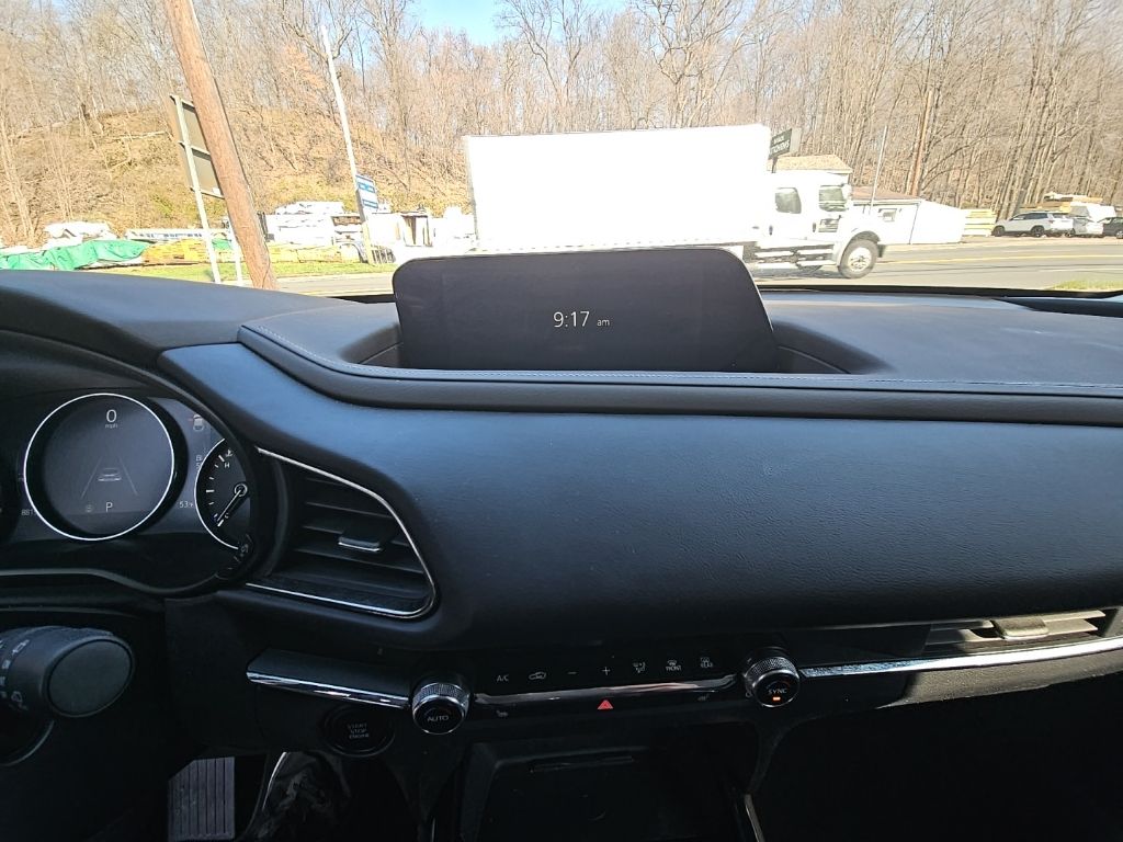 2025 Mazda CX-30 Premium - Photo 11
