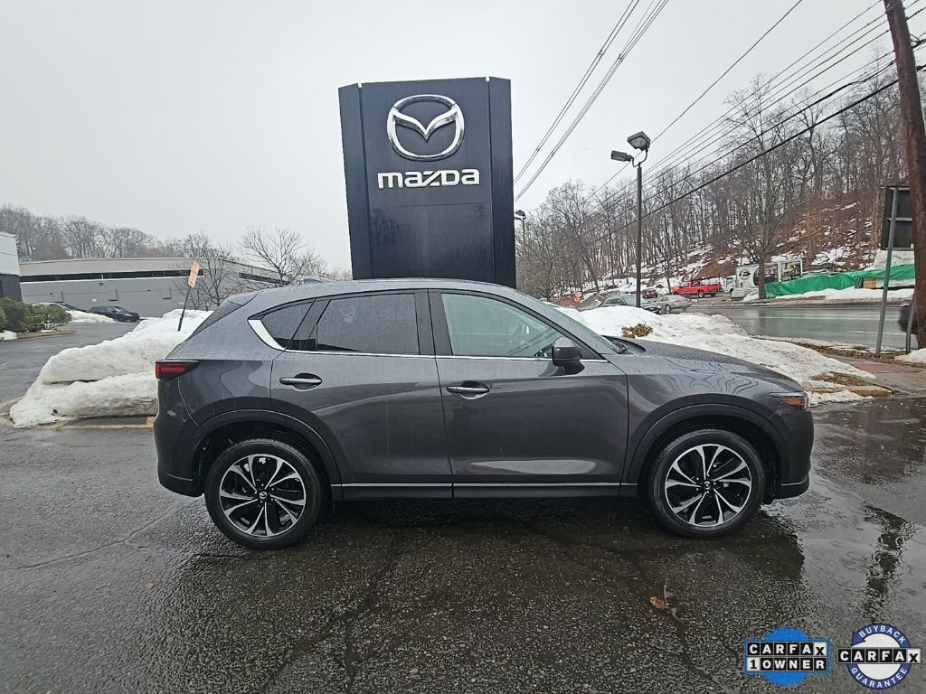 2023 Mazda CX-5 S Premium package