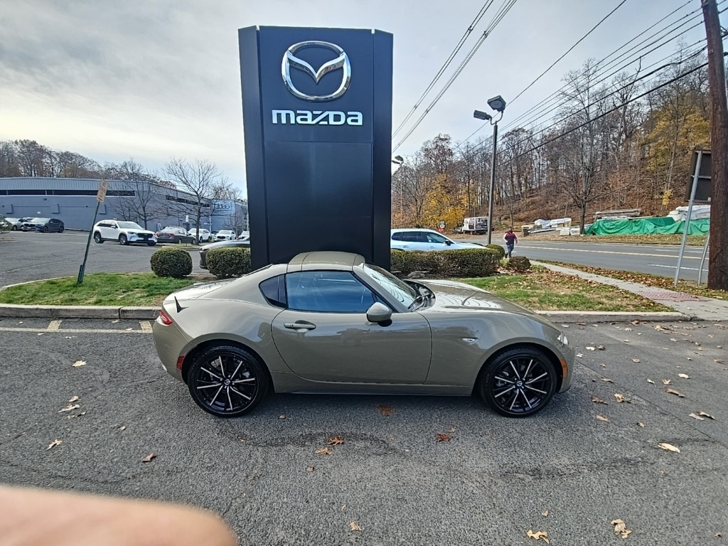 2024 Mazda MX-5 Miata RF Grand Touring's photo