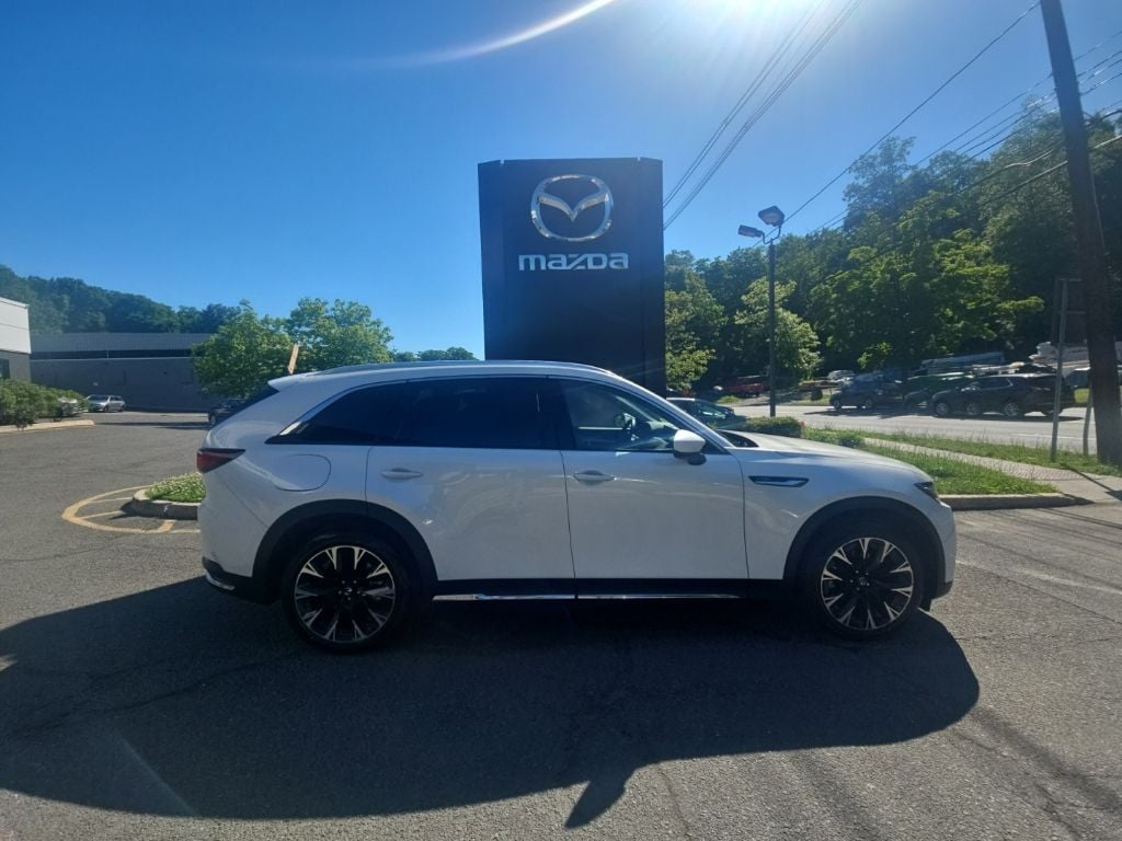 2024 Mazda CX-90 PHEV Premium Package's photo