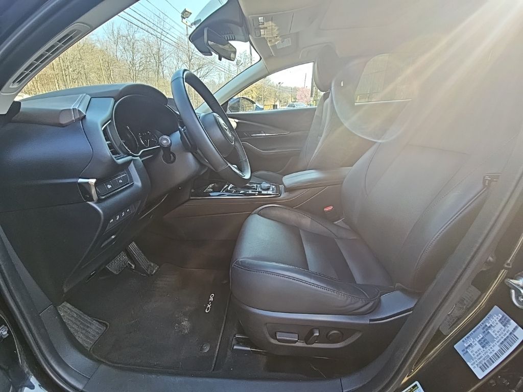 2025 Mazda CX-30 Premium - Photo 13