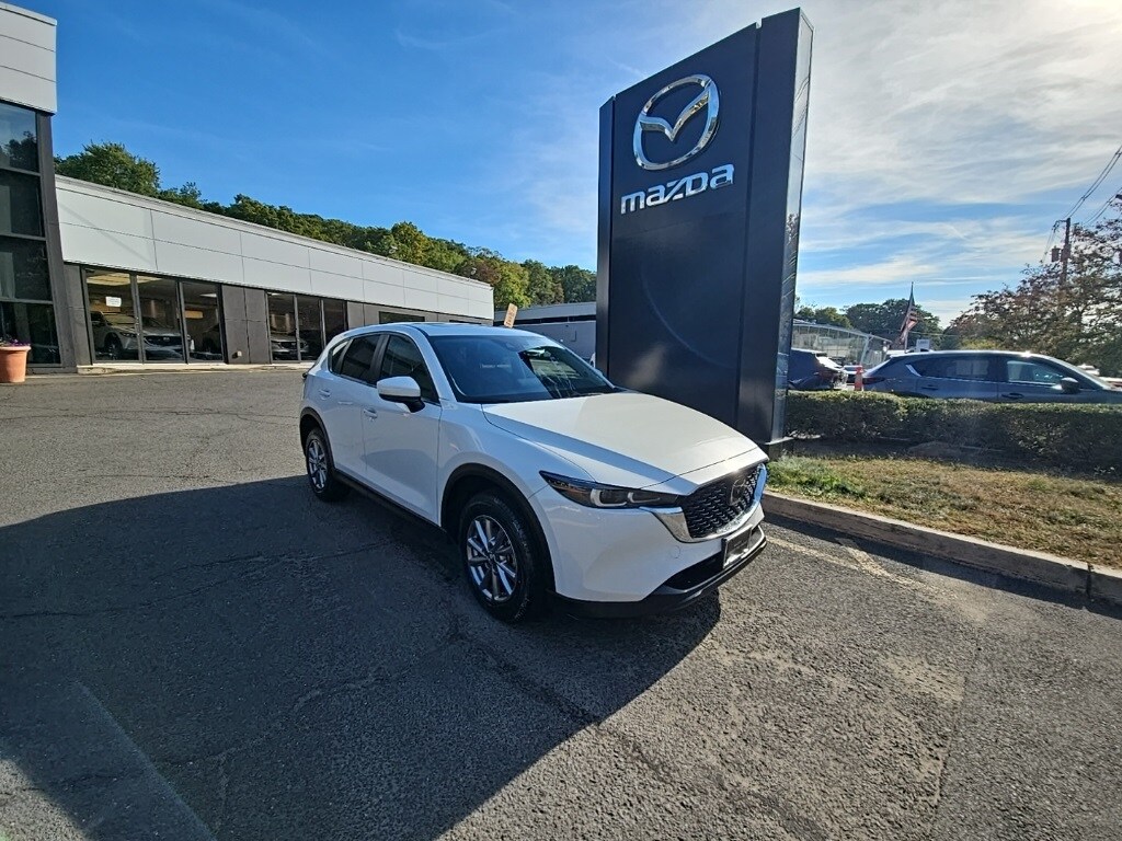 2023 Mazda CX-5 2.5 S Preferred photo 2