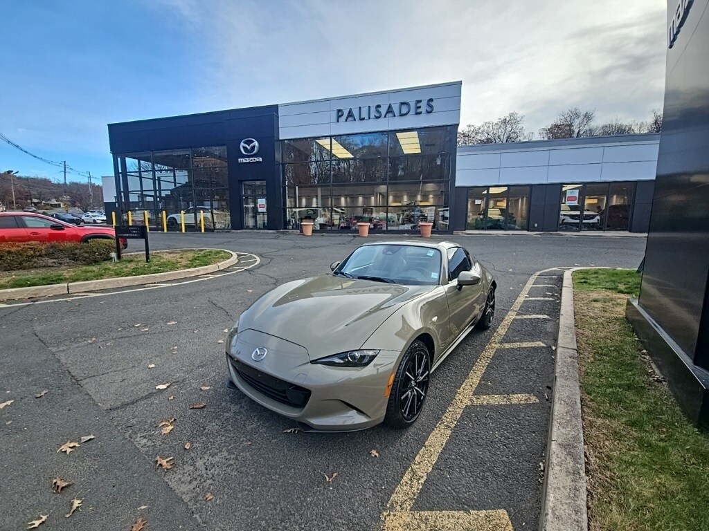 2024 Mazda MX-5 Miata Miata RF Grand Touring photo 4