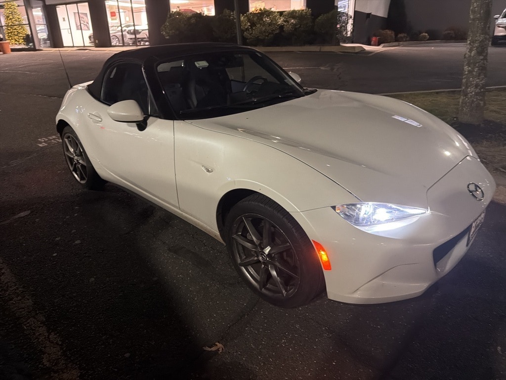 2023 Mazda MX-5 Miata Grand Touring's photo