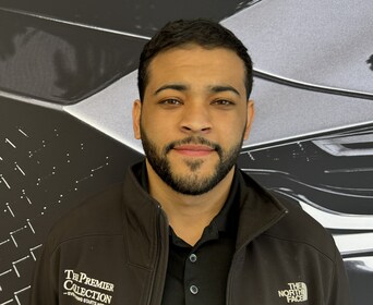 Staff member Luis Vargas from ID_cdef6f