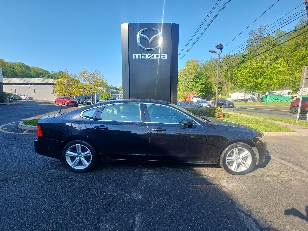 2018 Volvo S90 T5 Momentum AWD's photo