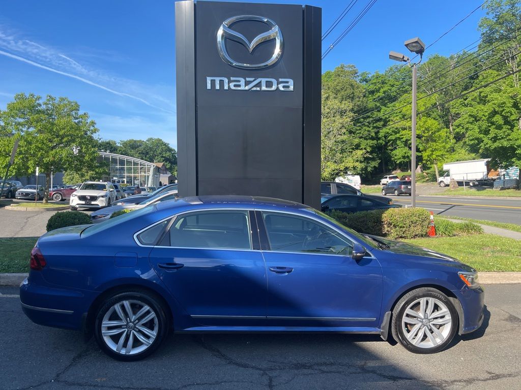 2017 Volkswagen Passat 1.8T SE w/ Technology Auto's photo